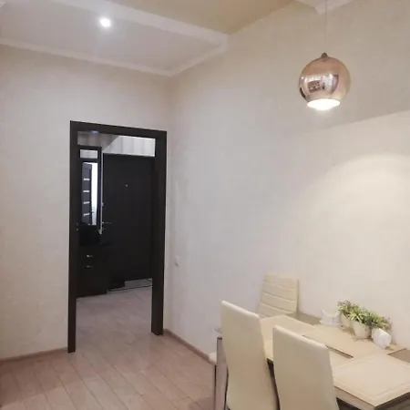 New In Arkadia Apartment *